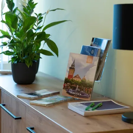 Apple Apartman *