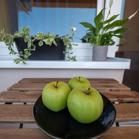 Apartment Apple *