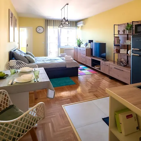 Apple Apartman *